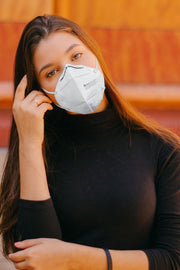 Woman wearing the kn95 anvanda mask
